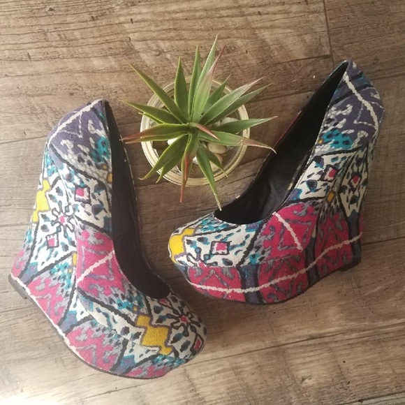 Steve Madden Shoes - Steve Madden COLORFUL HEELS SIZE 5.5